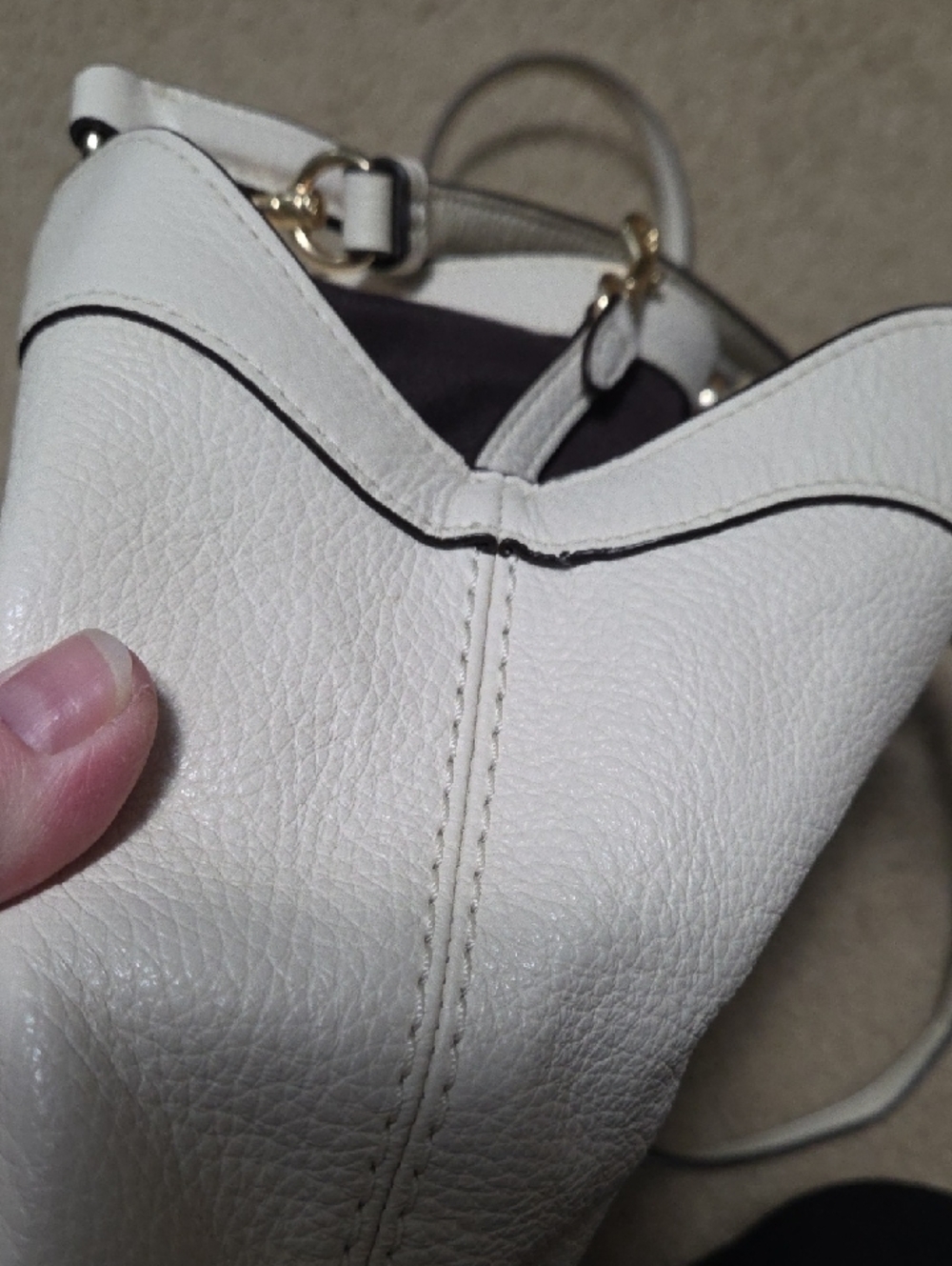 Coach Cream Leather Shoulder Bag with Gold Logo - Picture 12 of 13
